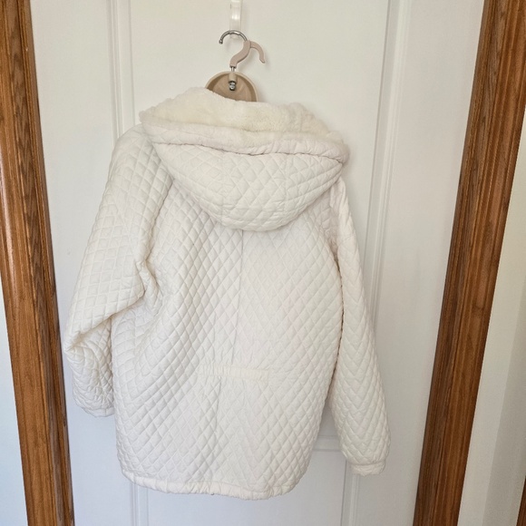 Womens size XS white jacket with hood. - Picture 2 of 13